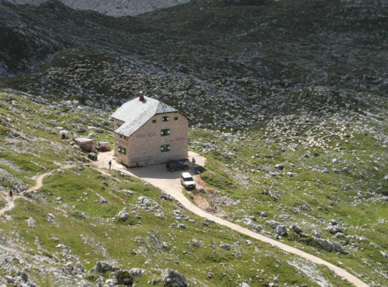 Rifugio Biella alla Croda del Becco Seekofel Hütte C.A.I. sezione